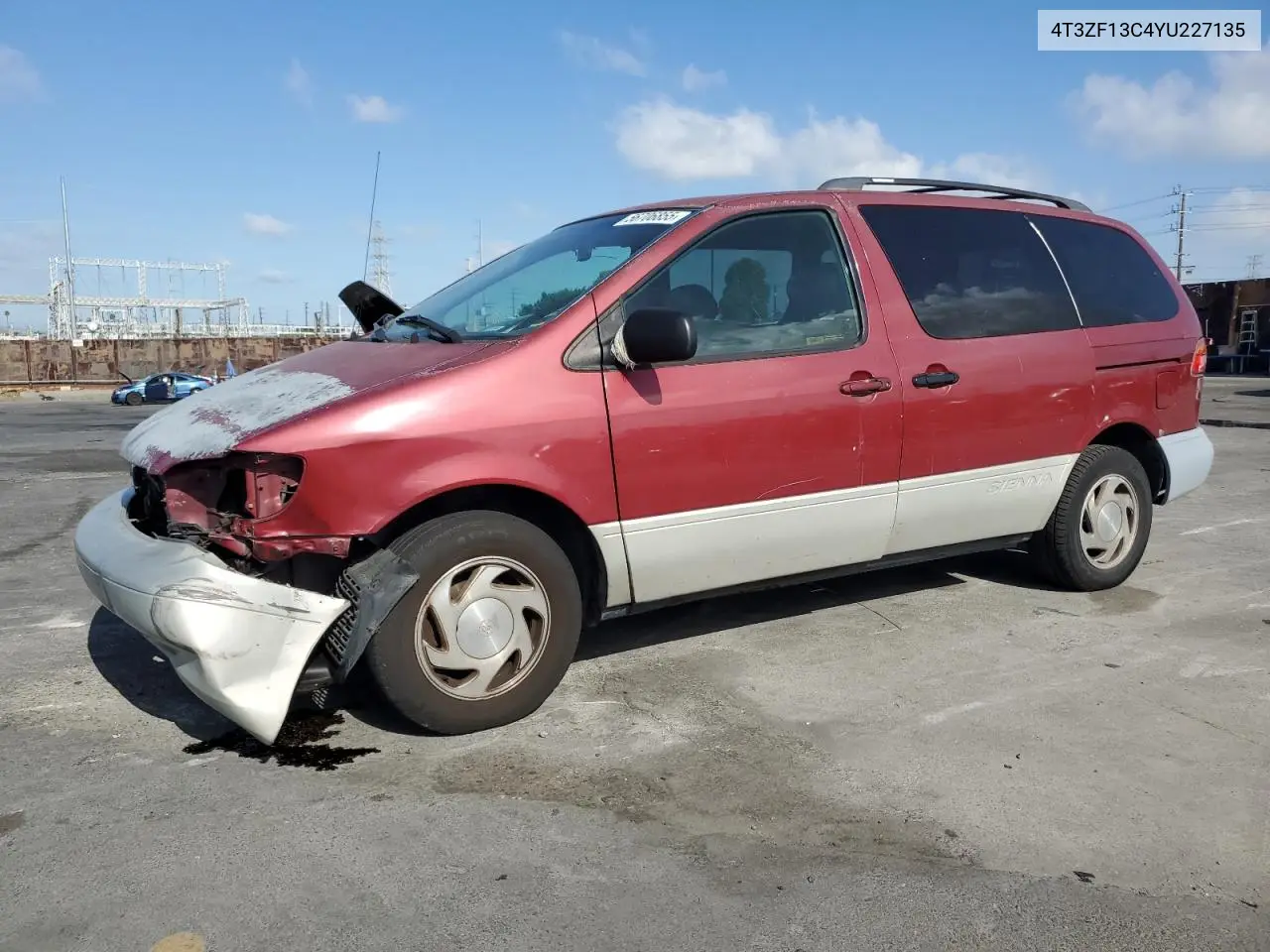 2000 Toyota Sienna Le VIN: 4T3ZF13C4YU227135 Lot: 56706855