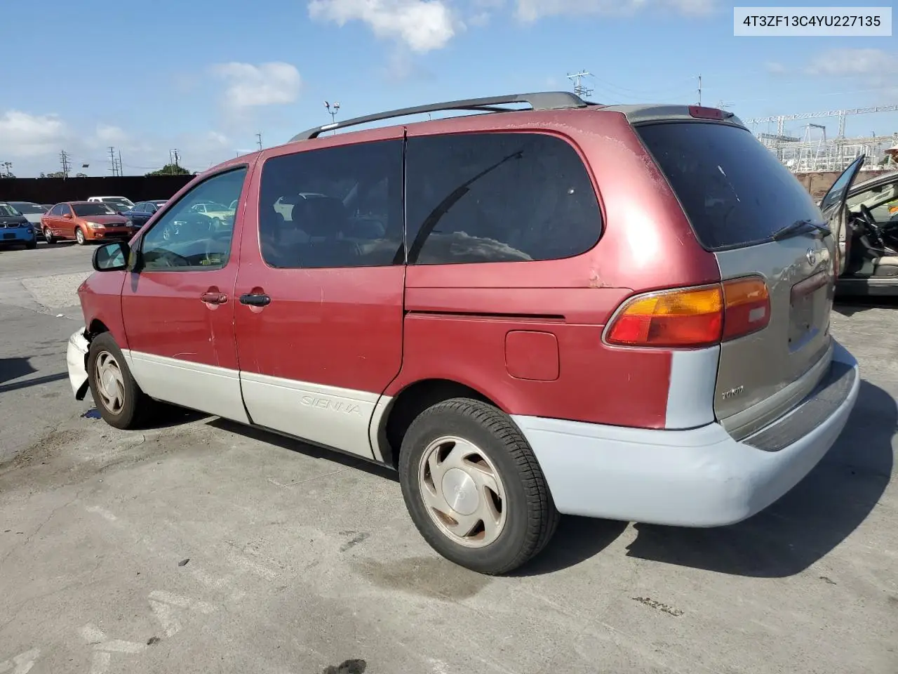 2000 Toyota Sienna Le VIN: 4T3ZF13C4YU227135 Lot: 56706855