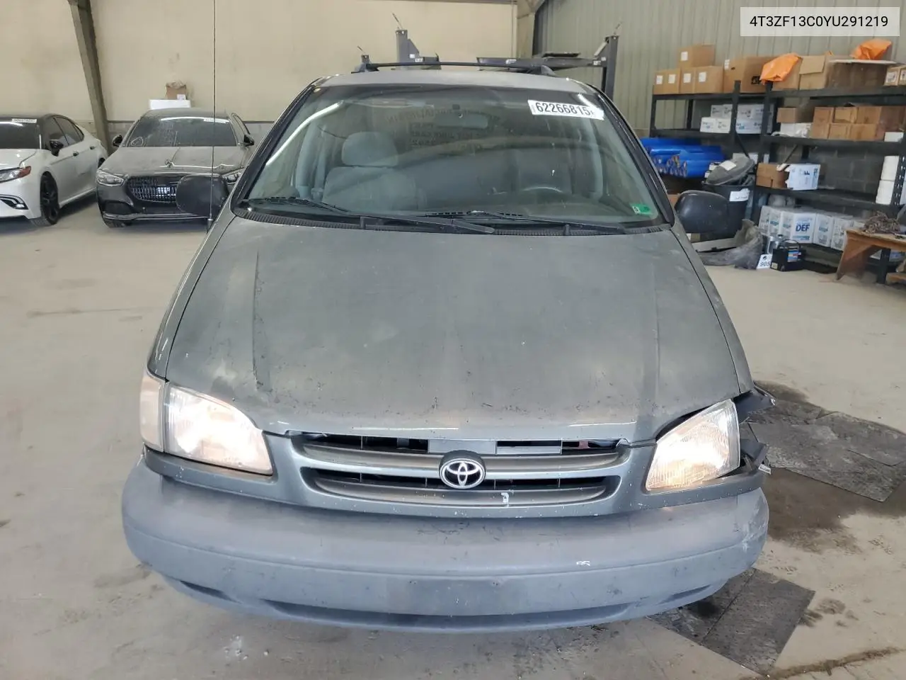 2000 Toyota Sienna Le VIN: 4T3ZF13C0YU291219 Lot: 62266815