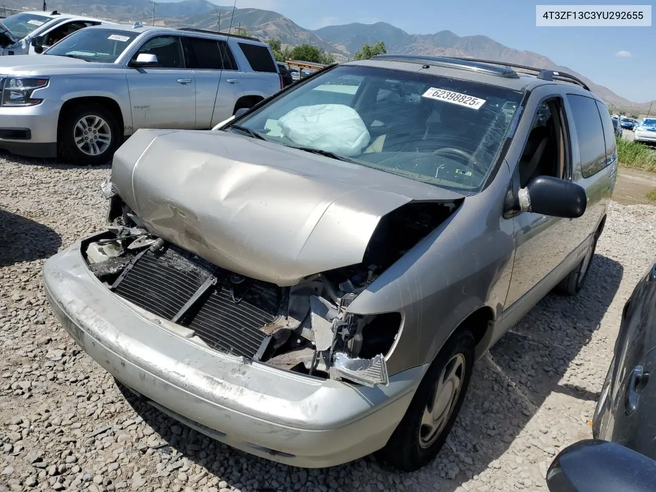 2000 Toyota Sienna Le VIN: 4T3ZF13C3YU292655 Lot: 62398825