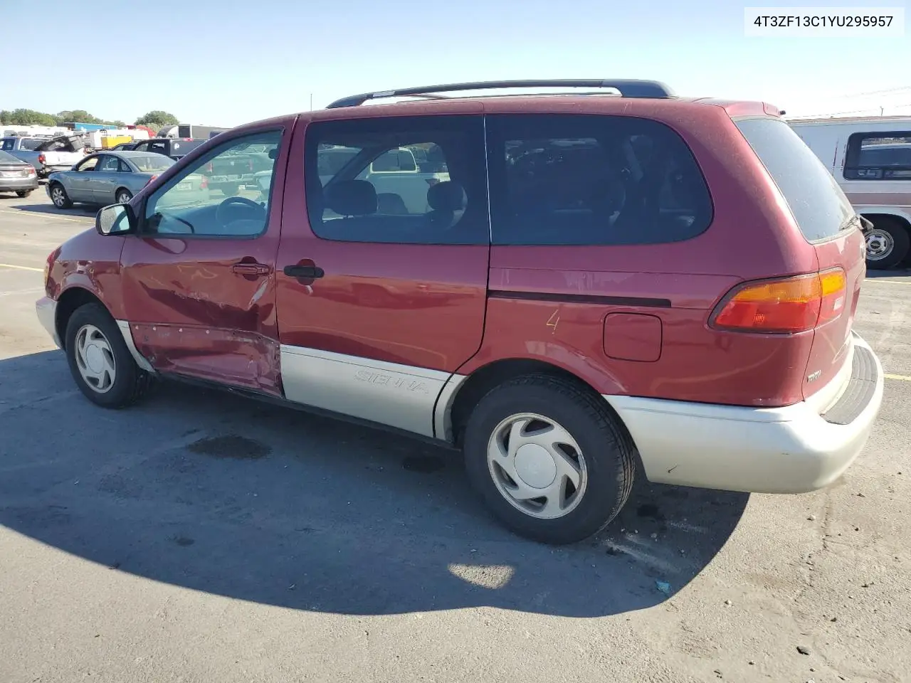 2000 Toyota Sienna Le VIN: 4T3ZF13C1YU295957 Lot: 64620325