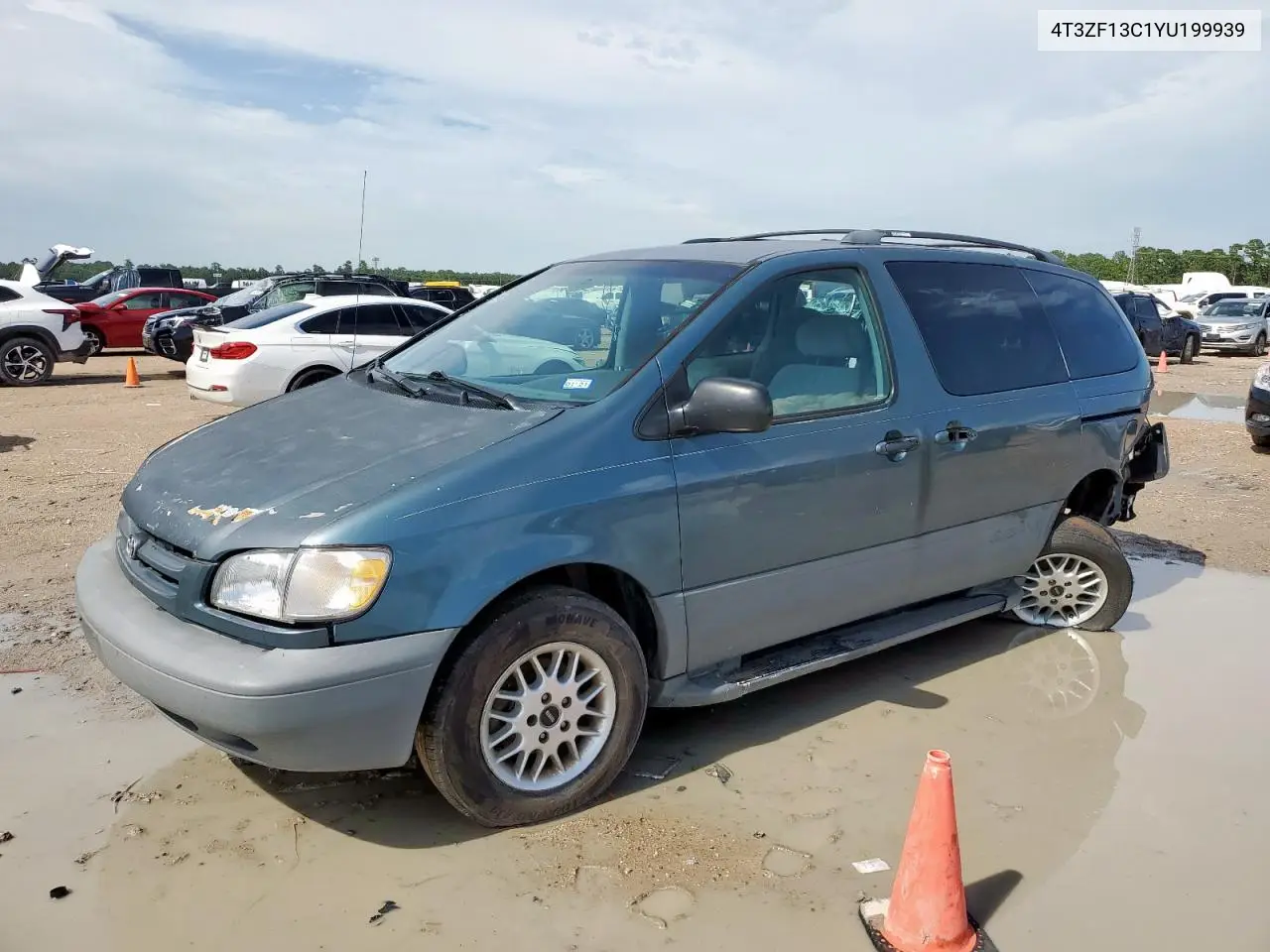 2000 Toyota Sienna Le VIN: 4T3ZF13C1YU199939 Lot: 64784415