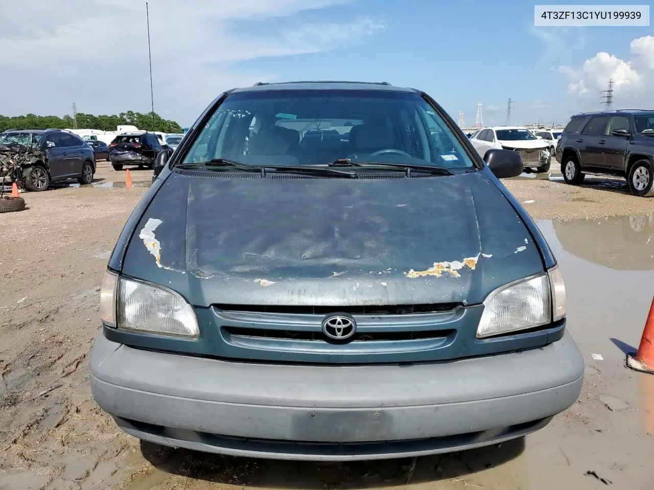 2000 Toyota Sienna Le VIN: 4T3ZF13C1YU199939 Lot: 64784415