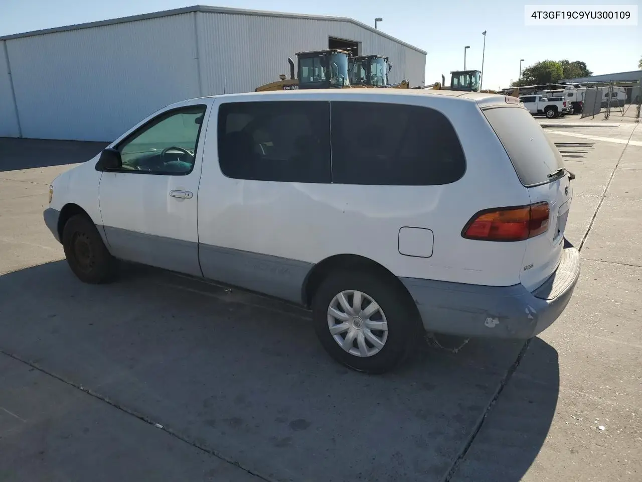 2000 Toyota Sienna Ce VIN: 4T3GF19C9YU300109 Lot: 64864685
