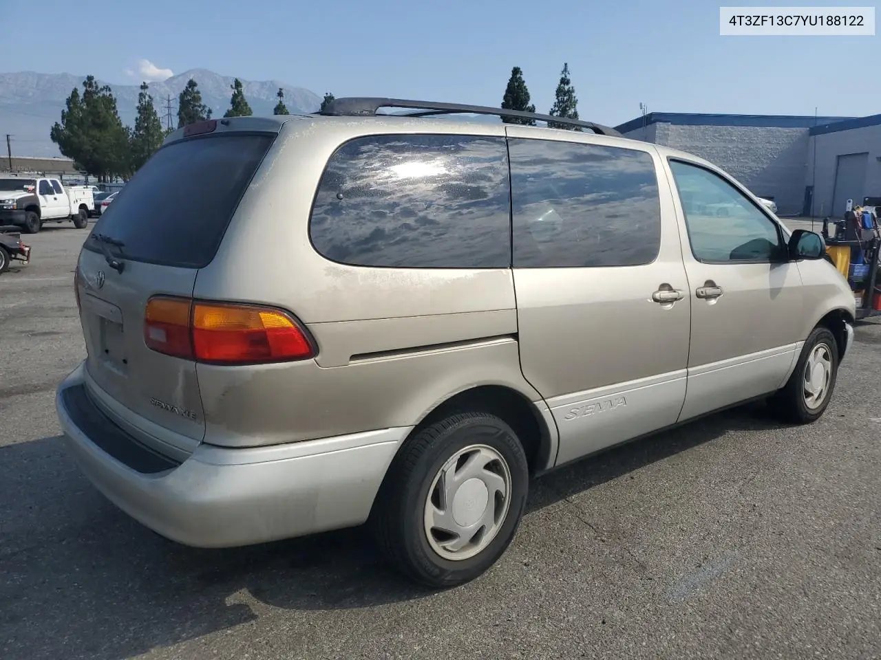 2000 Toyota Sienna Le VIN: 4T3ZF13C7YU188122 Lot: 65561765