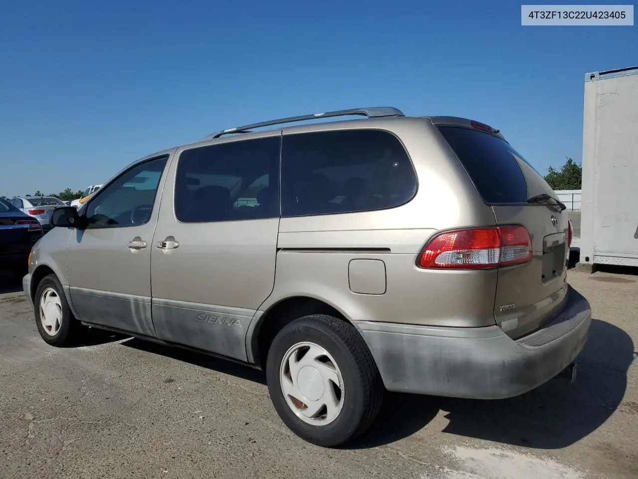 2002 Toyota Sienna Le VIN: 4T3ZF13C22U423405 Lot: 53753045