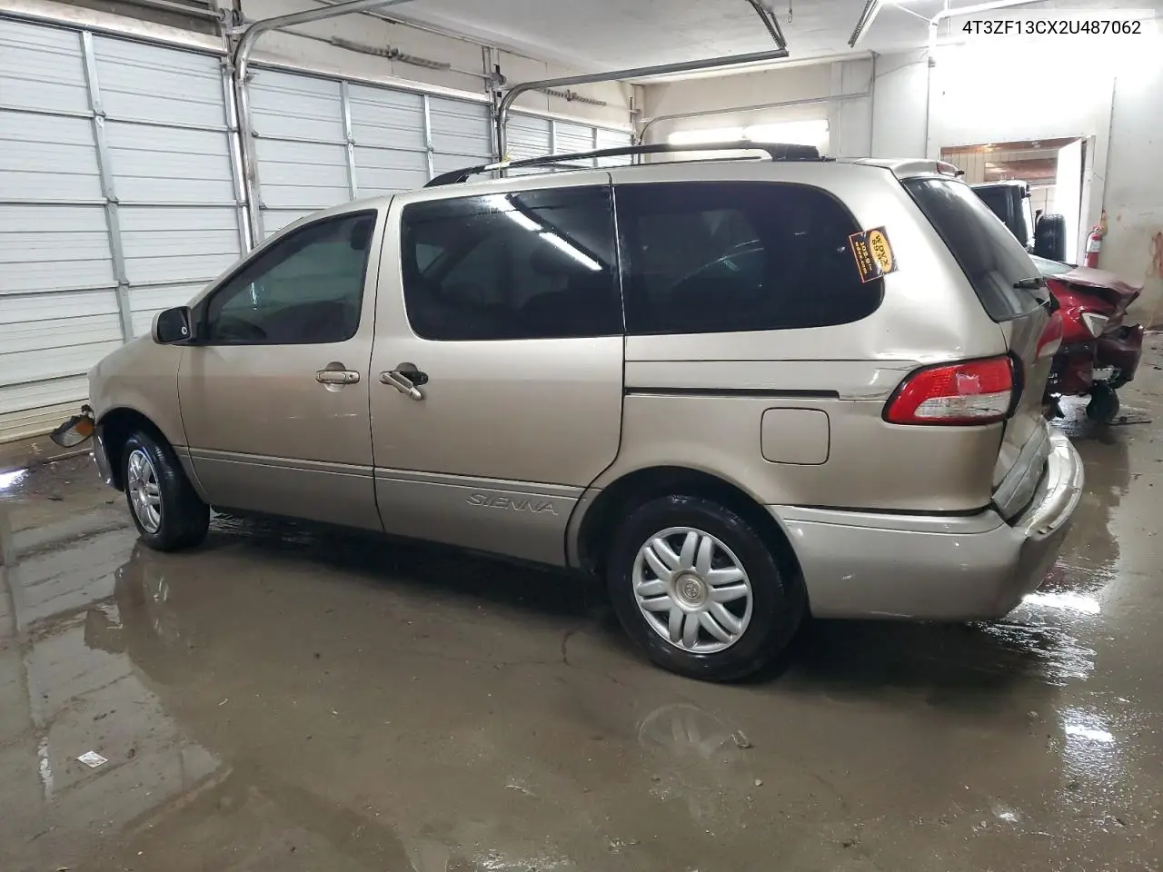 2002 Toyota Sienna Le VIN: 4T3ZF13CX2U487062 Lot: 60634825
