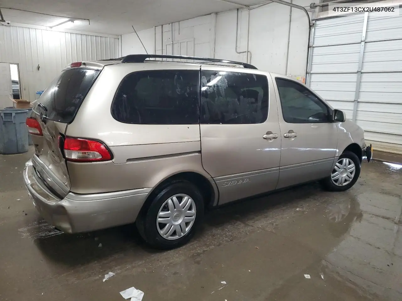 2002 Toyota Sienna Le VIN: 4T3ZF13CX2U487062 Lot: 60634825