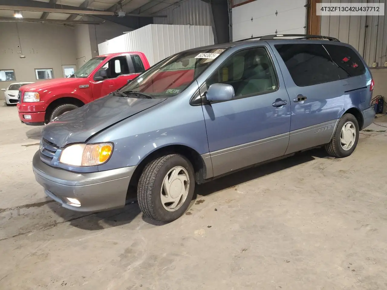 2002 Toyota Sienna Le VIN: 4T3ZF13C42U437712 Lot: 62543825