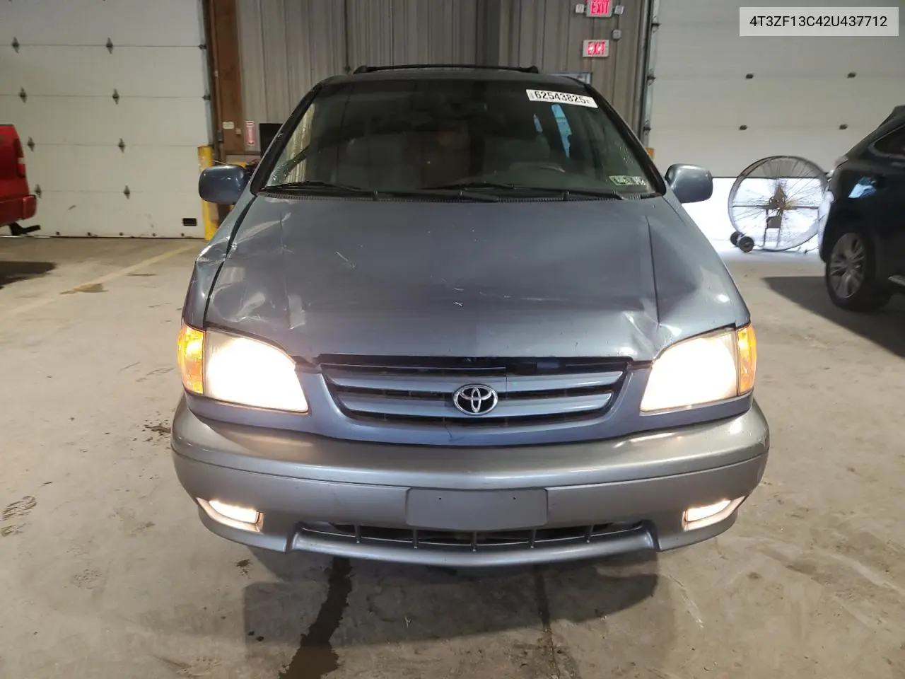 2002 Toyota Sienna Le VIN: 4T3ZF13C42U437712 Lot: 62543825
