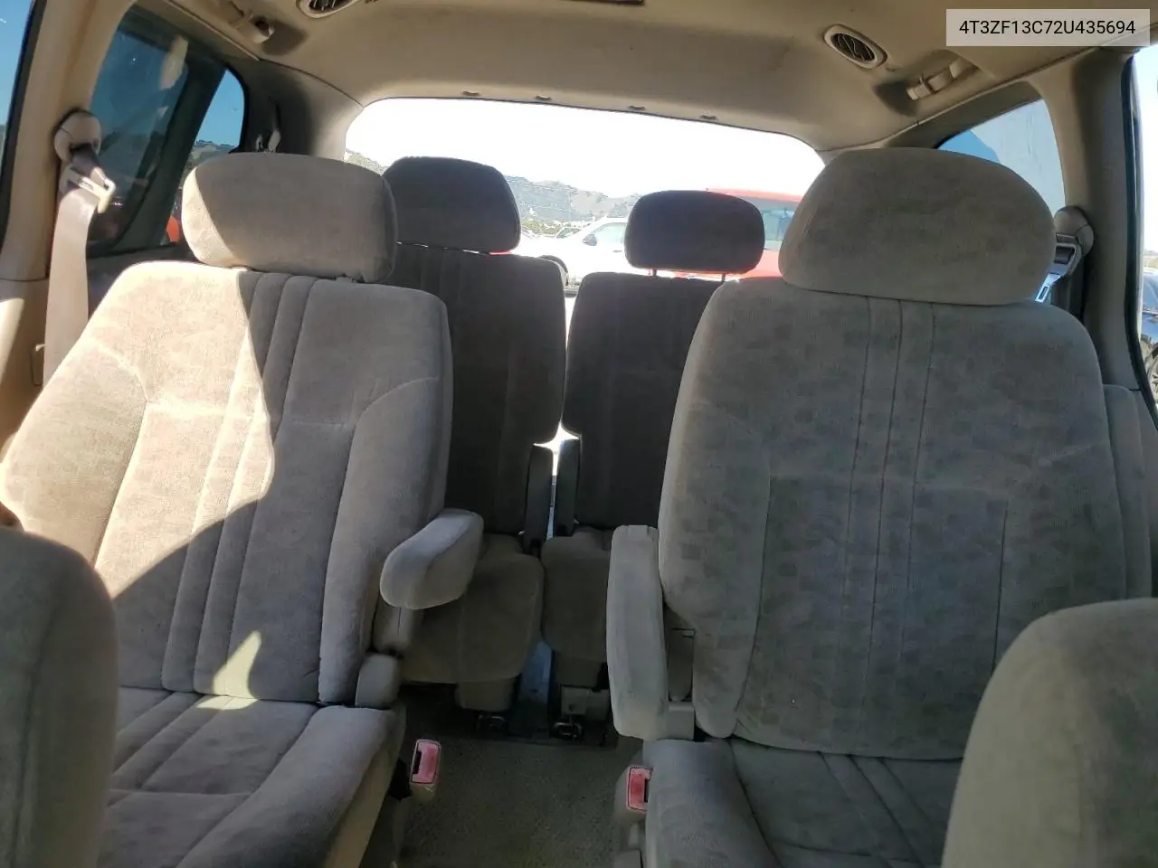 2002 Toyota Sienna Le VIN: 4T3ZF13C72U435694 Lot: 64254495