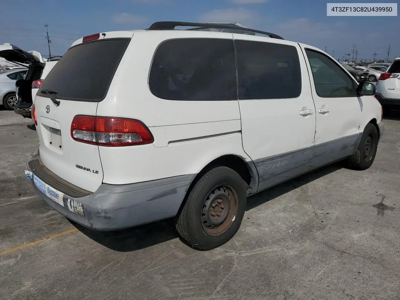 2002 Toyota Sienna Le VIN: 4T3ZF13C82U439950 Lot: 65198235