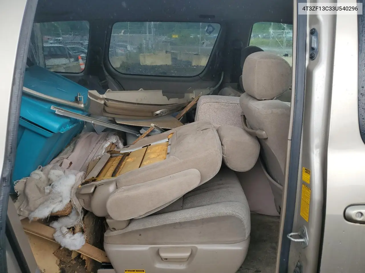 2003 Toyota Sienna Le VIN: 4T3ZF13C33U540296 Lot: 62643745