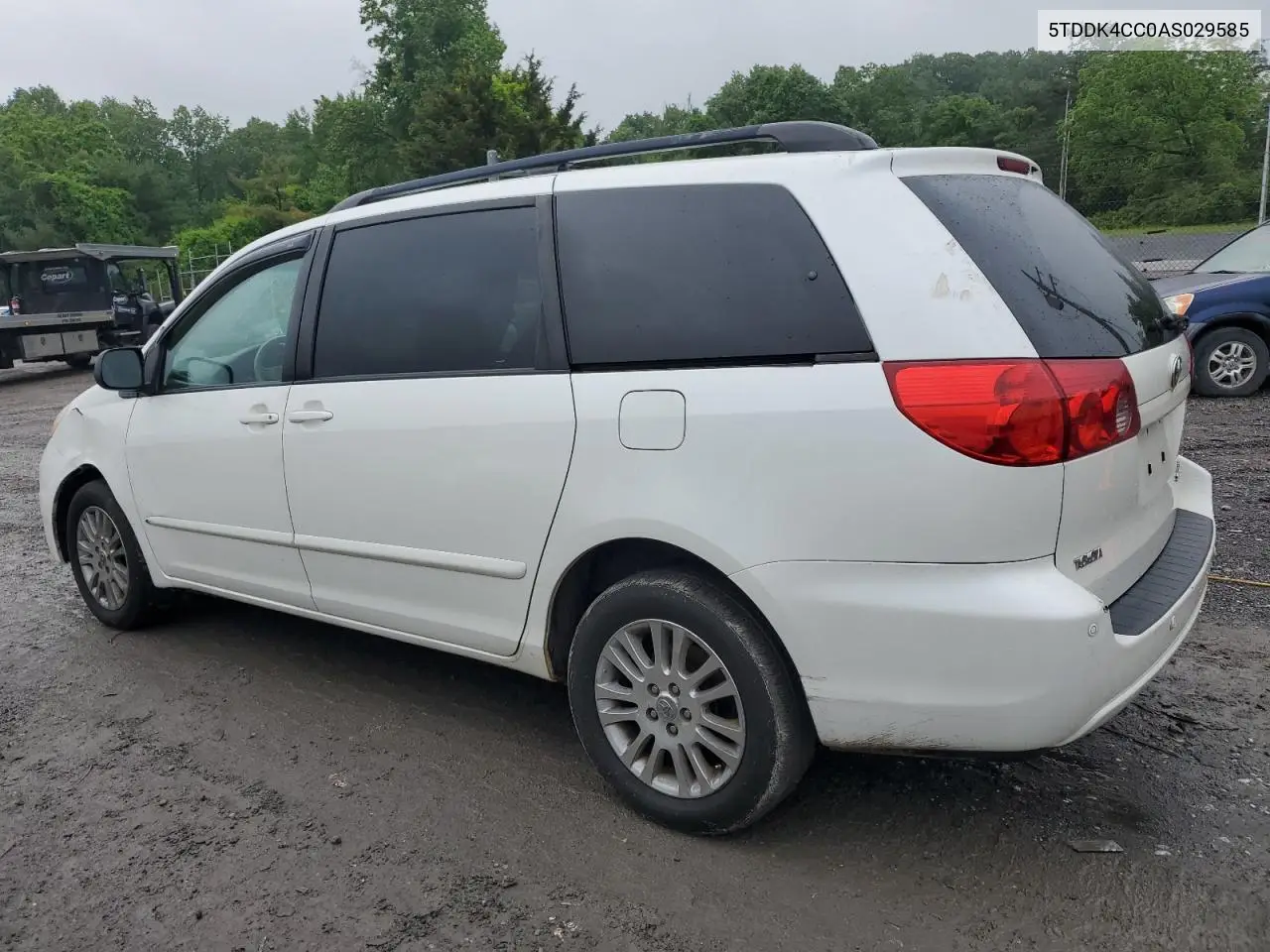 2010 Toyota Sienna Xle VIN: 5TDDK4CC0AS029585 Lot: 57260965