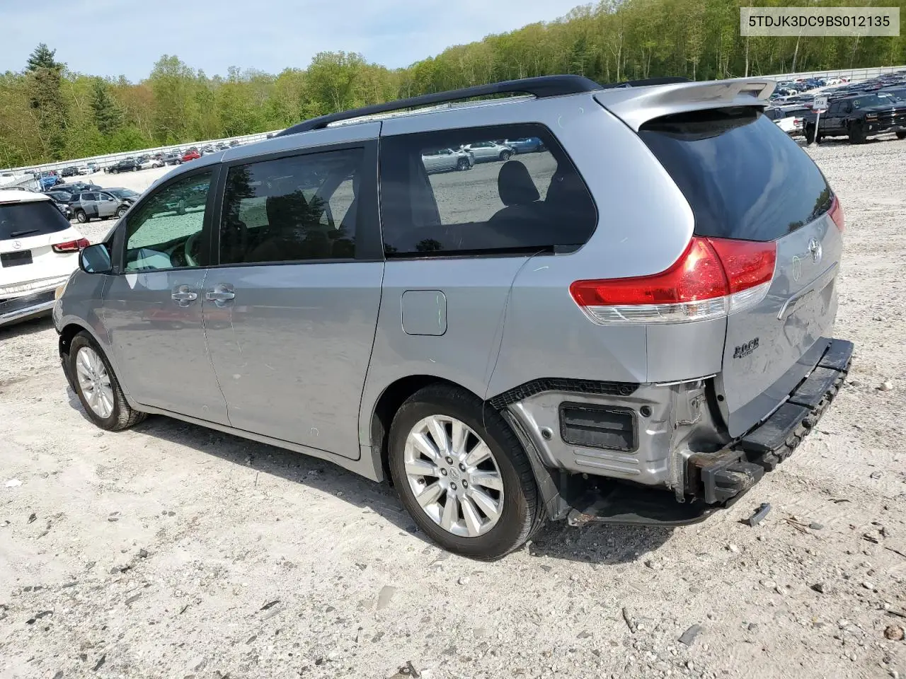 2011 Toyota Sienna Le VIN: 5TDJK3DC9BS012135 Lot: 56464655