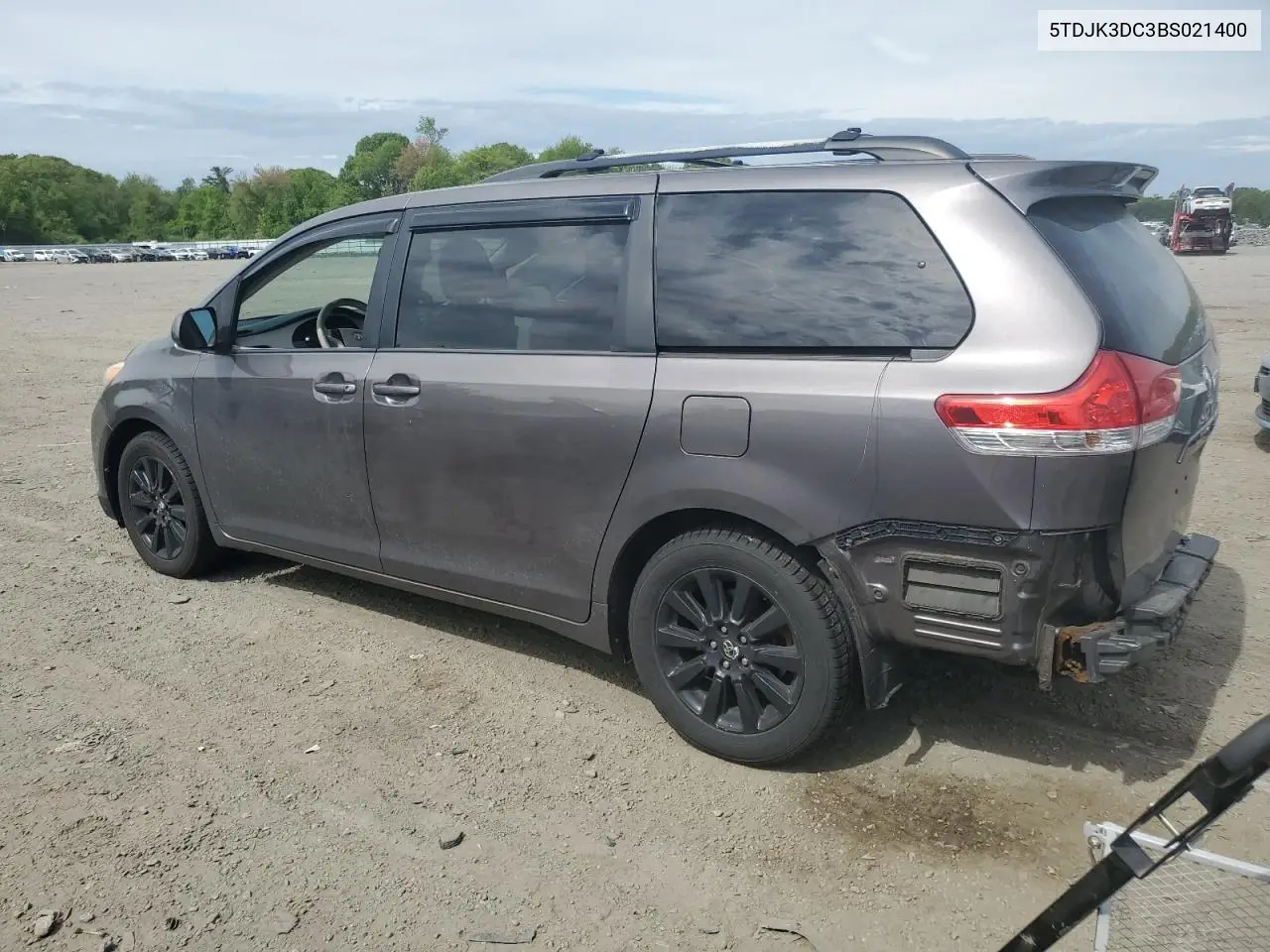 2011 Toyota Sienna Le VIN: 5TDJK3DC3BS021400 Lot: 56679375
