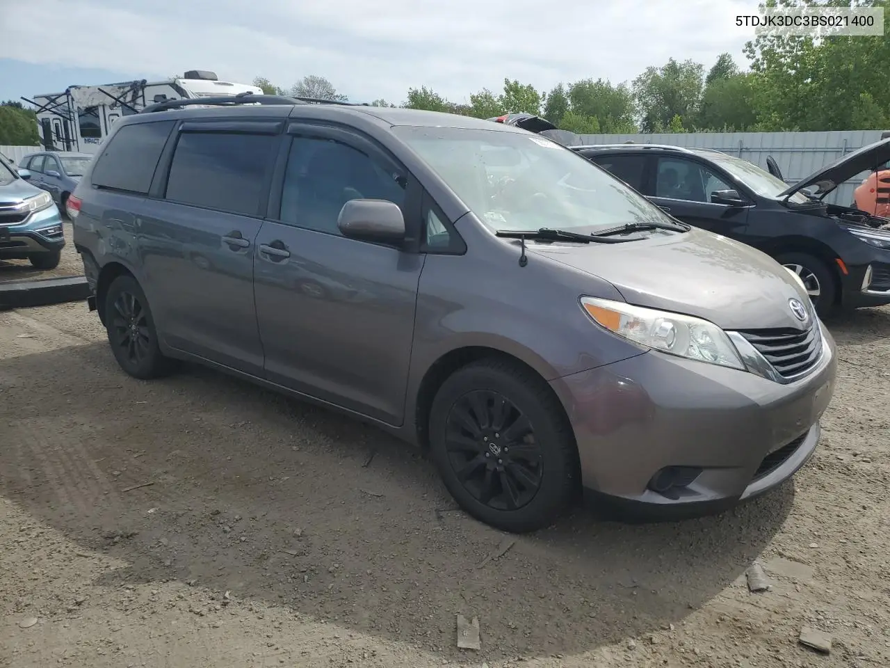 2011 Toyota Sienna Le VIN: 5TDJK3DC3BS021400 Lot: 56679375