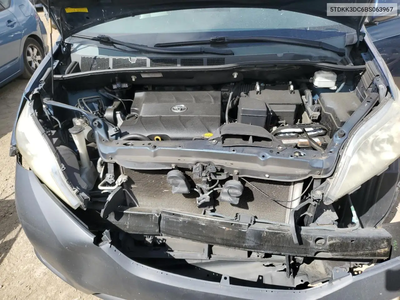 2011 Toyota Sienna Le VIN: 5TDKK3DC6BS063967 Lot: 56696825