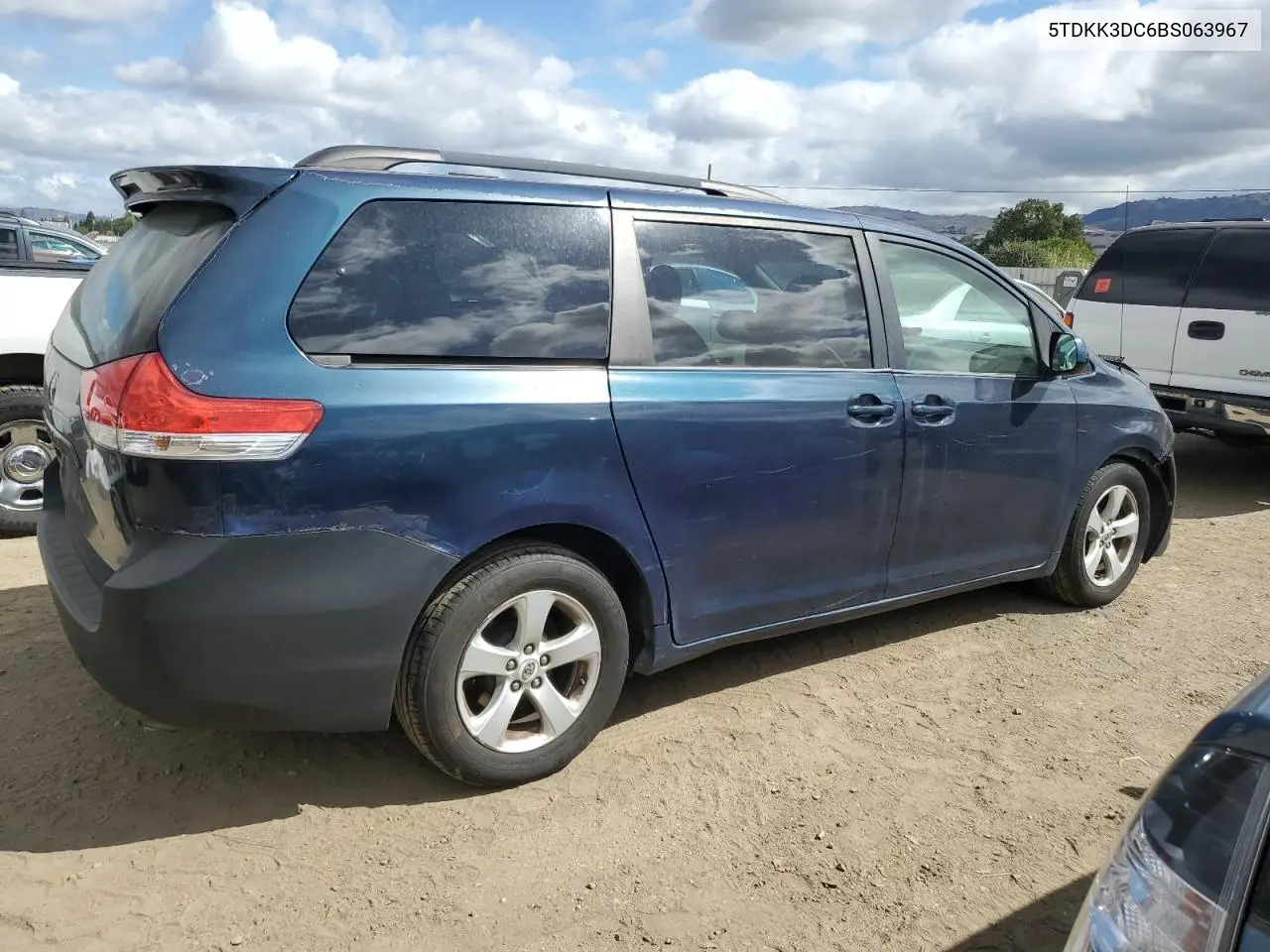 2011 Toyota Sienna Le VIN: 5TDKK3DC6BS063967 Lot: 56696825
