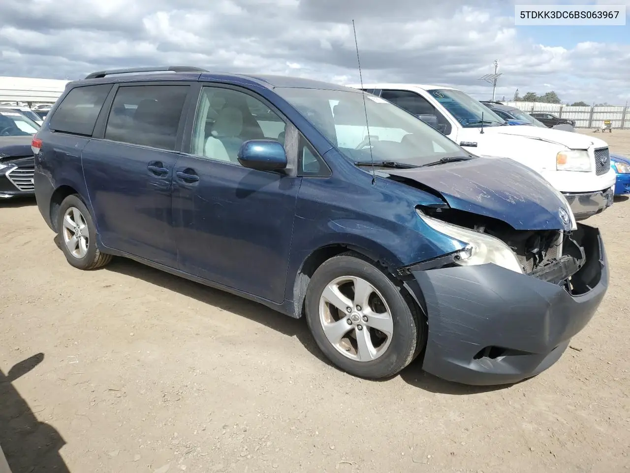 2011 Toyota Sienna Le VIN: 5TDKK3DC6BS063967 Lot: 56696825