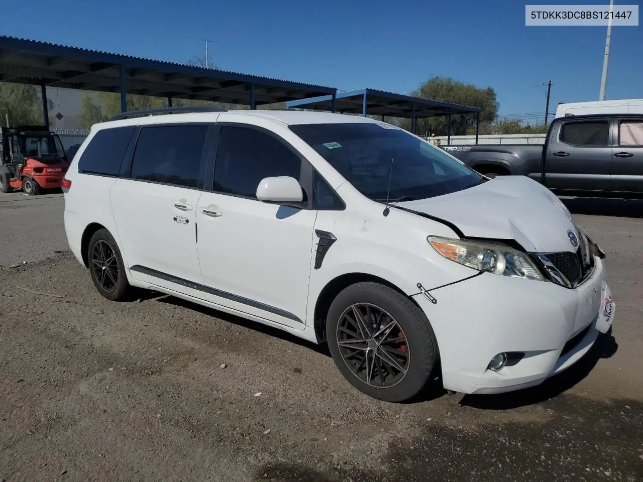 2011 Toyota Sienna Le VIN: 5TDKK3DC8BS121447 Lot: 62517105