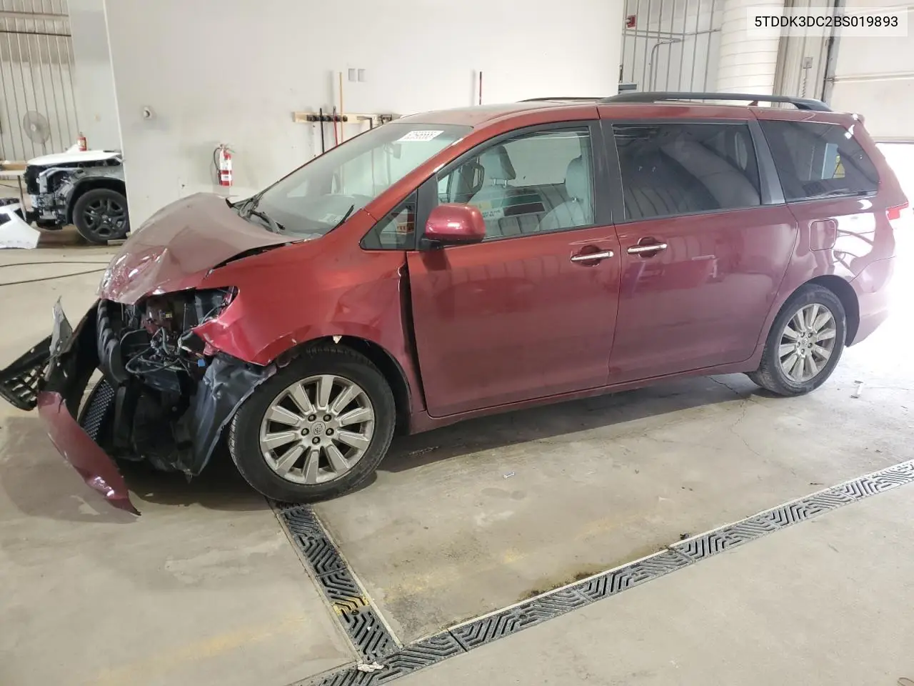 2011 Toyota Sienna Xle VIN: 5TDDK3DC2BS019893 Lot: 62596665