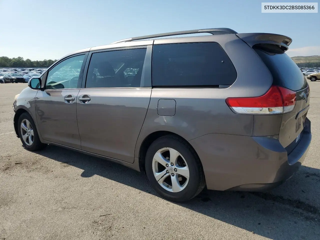 2011 Toyota Sienna Le VIN: 5TDKK3DC2BS085366 Lot: 62728345