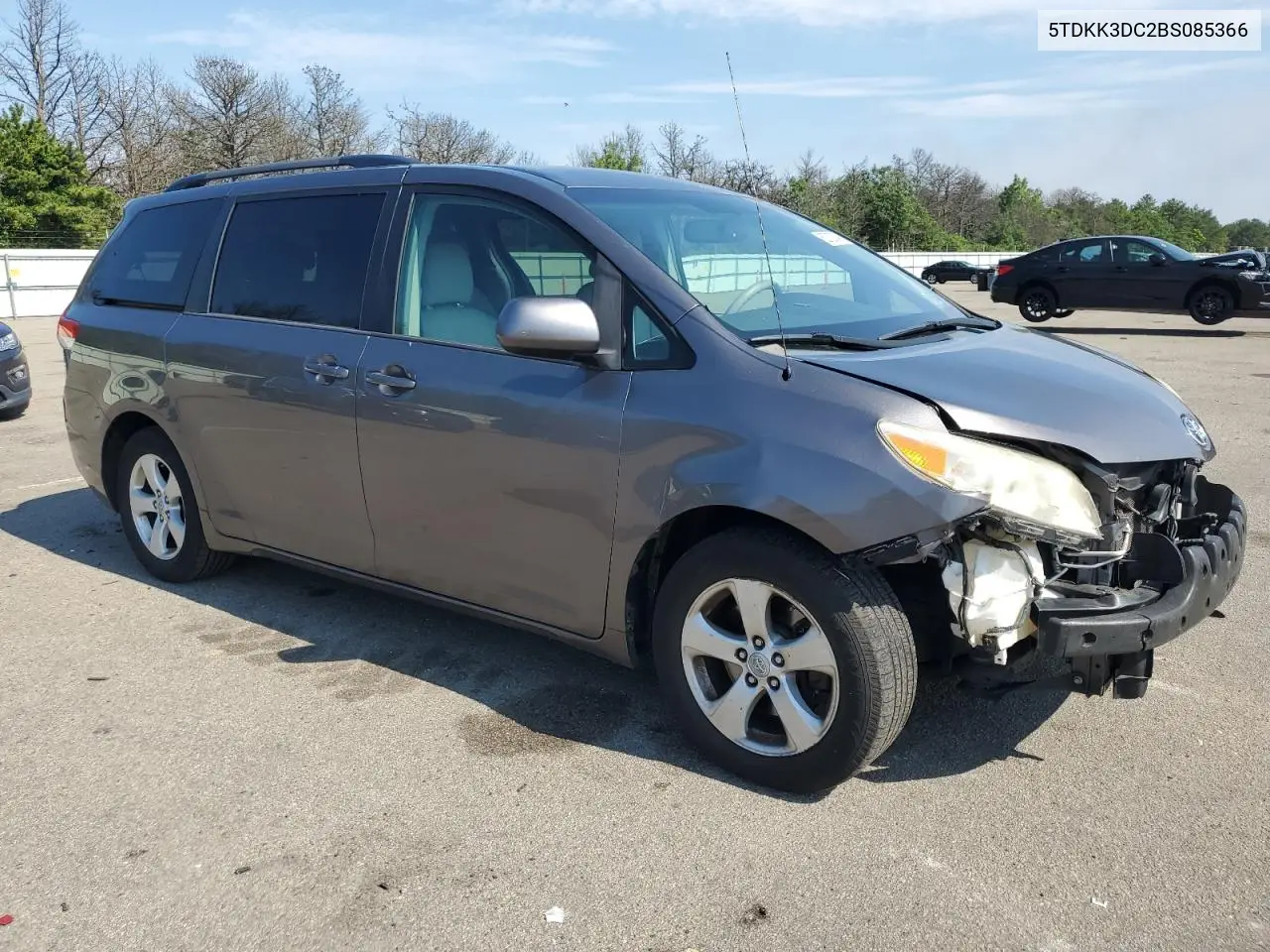 2011 Toyota Sienna Le VIN: 5TDKK3DC2BS085366 Lot: 62728345