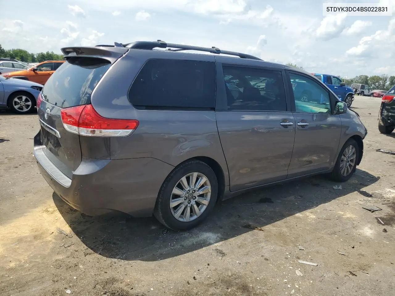 2011 Toyota Sienna Xle VIN: 5TDYK3DC4BS022831 Lot: 63123465