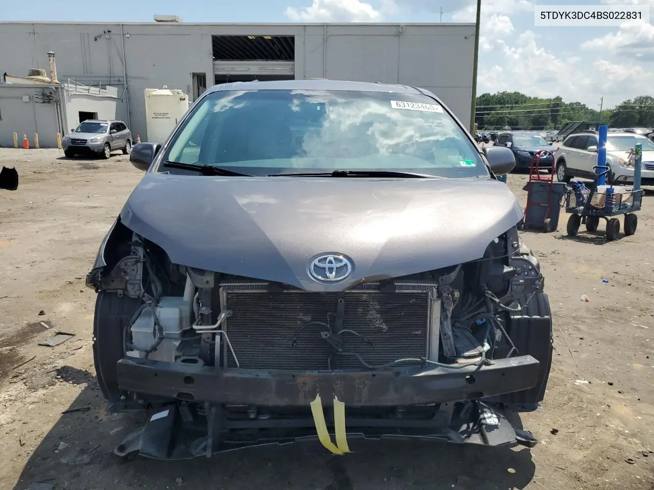 2011 Toyota Sienna Xle VIN: 5TDYK3DC4BS022831 Lot: 63123465
