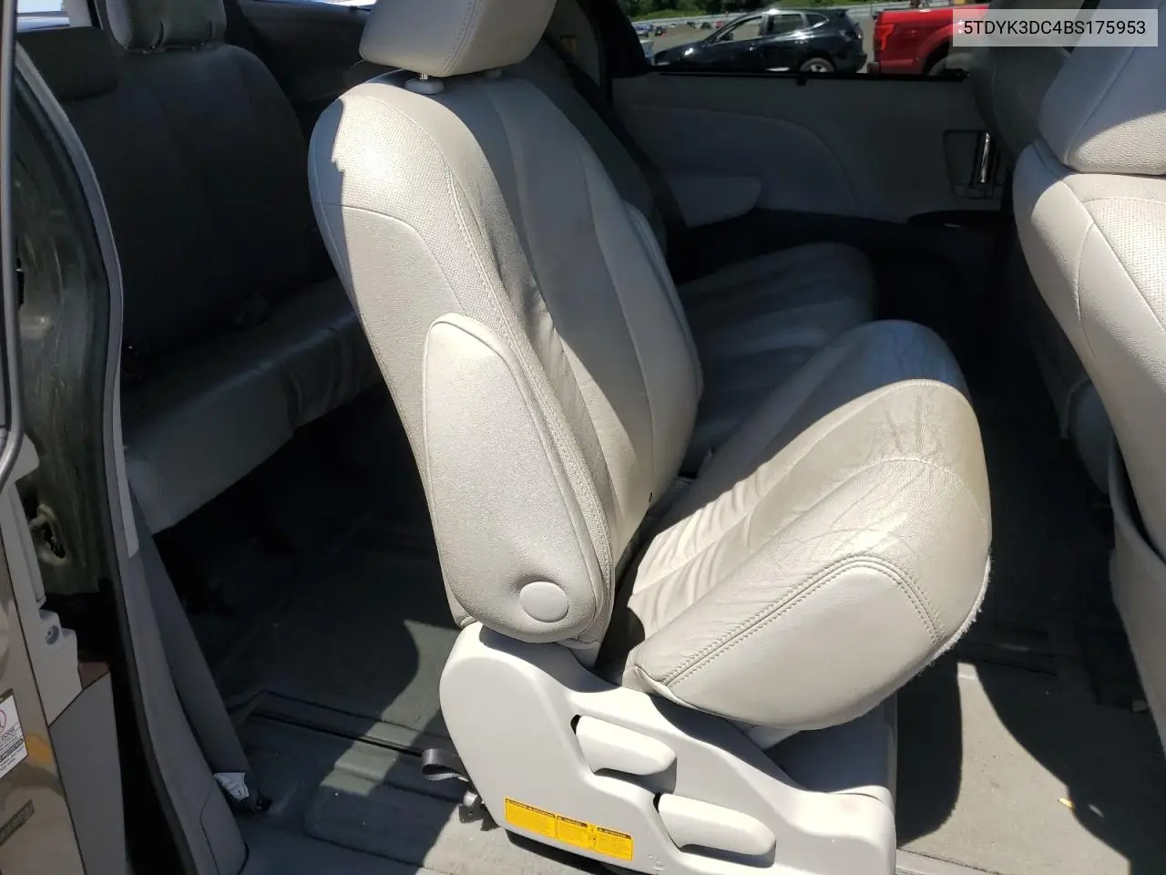 2011 Toyota Sienna Xle VIN: 5TDYK3DC4BS175953 Lot: 63237765