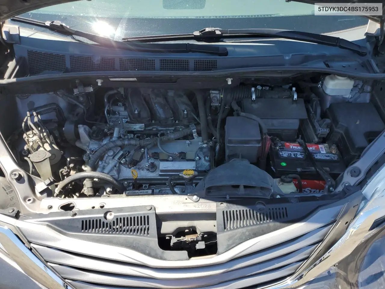 2011 Toyota Sienna Xle VIN: 5TDYK3DC4BS175953 Lot: 63237765