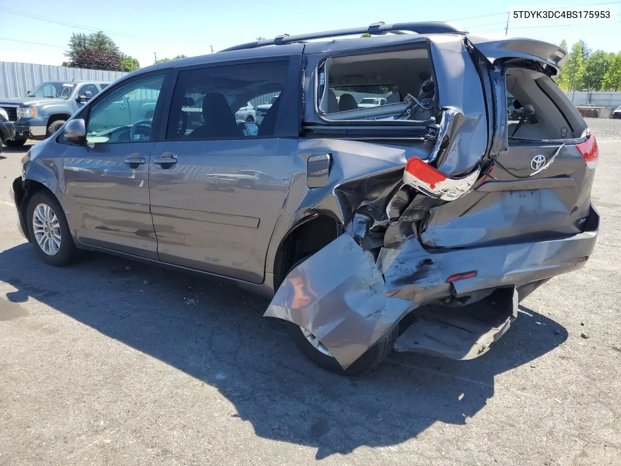 2011 Toyota Sienna Xle VIN: 5TDYK3DC4BS175953 Lot: 63237765