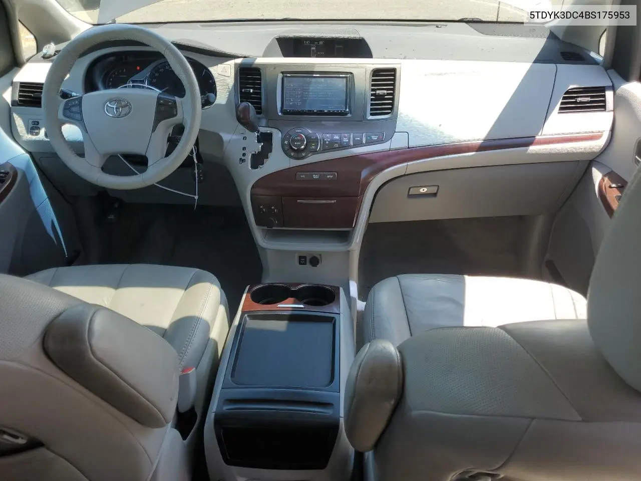 2011 Toyota Sienna Xle VIN: 5TDYK3DC4BS175953 Lot: 63237765