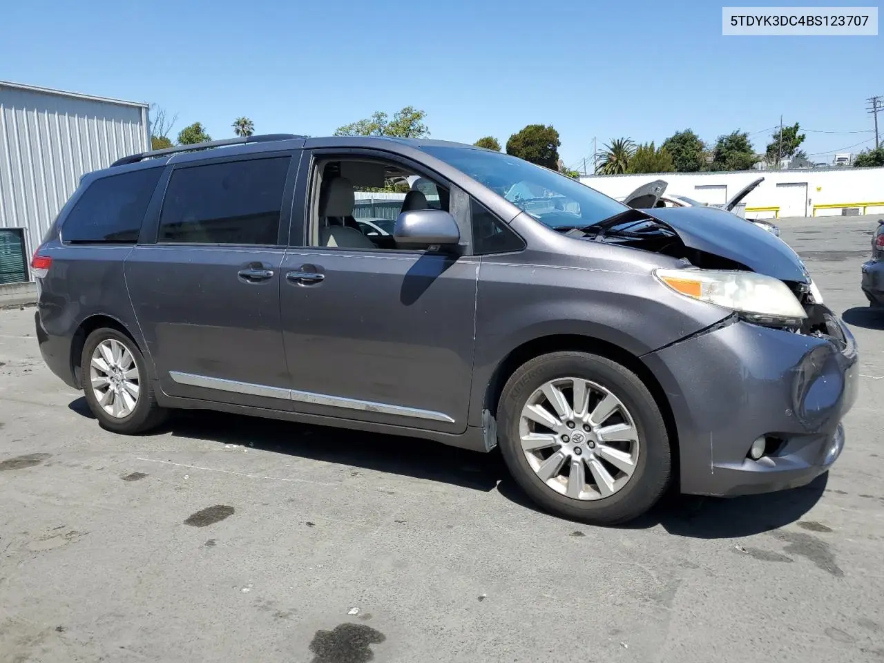2011 Toyota Sienna Xle VIN: 5TDYK3DC4BS123707 Lot: 63265215