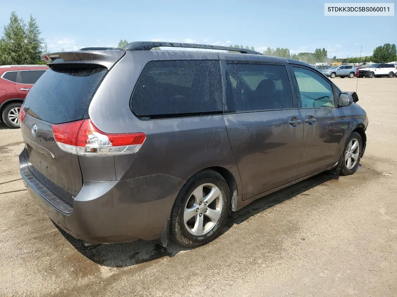2011 Toyota Sienna Le VIN: 5TDKK3DC5BS060011 Lot: 64621225