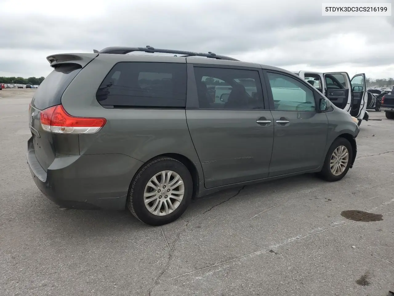 2012 Toyota Sienna Xle VIN: 5TDYK3DC3CS216199 Lot: 62774935