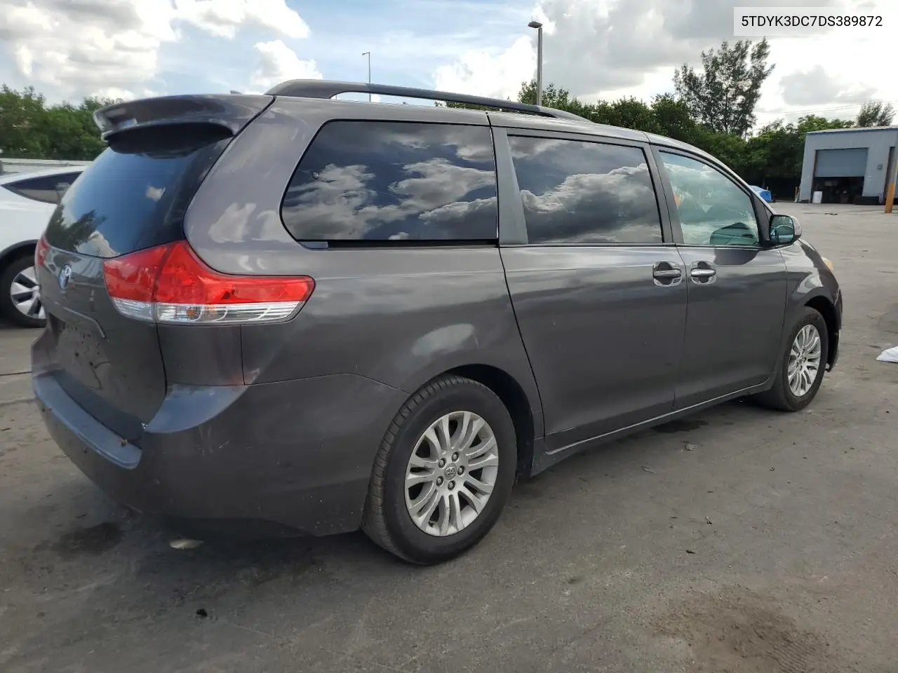 2013 Toyota Sienna Xle VIN: 5TDYK3DC7DS389872 Lot: 66072995