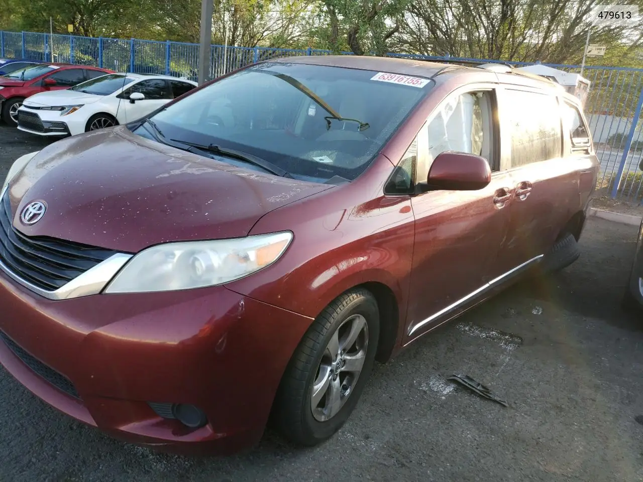 2014 Toyota Sienna Le VIN: 479613 Lot: 63916155