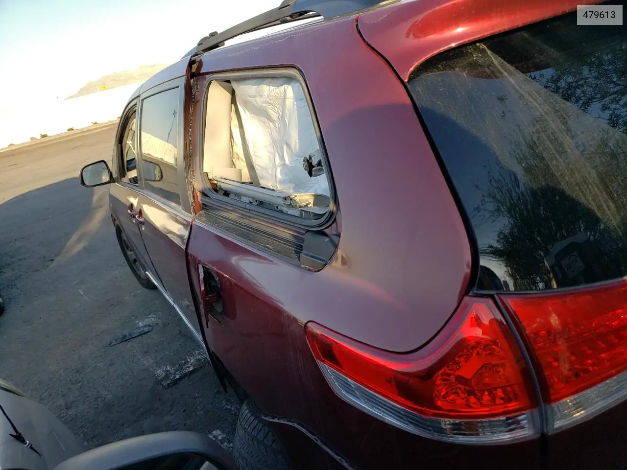 2014 Toyota Sienna Le VIN: 479613 Lot: 63916155