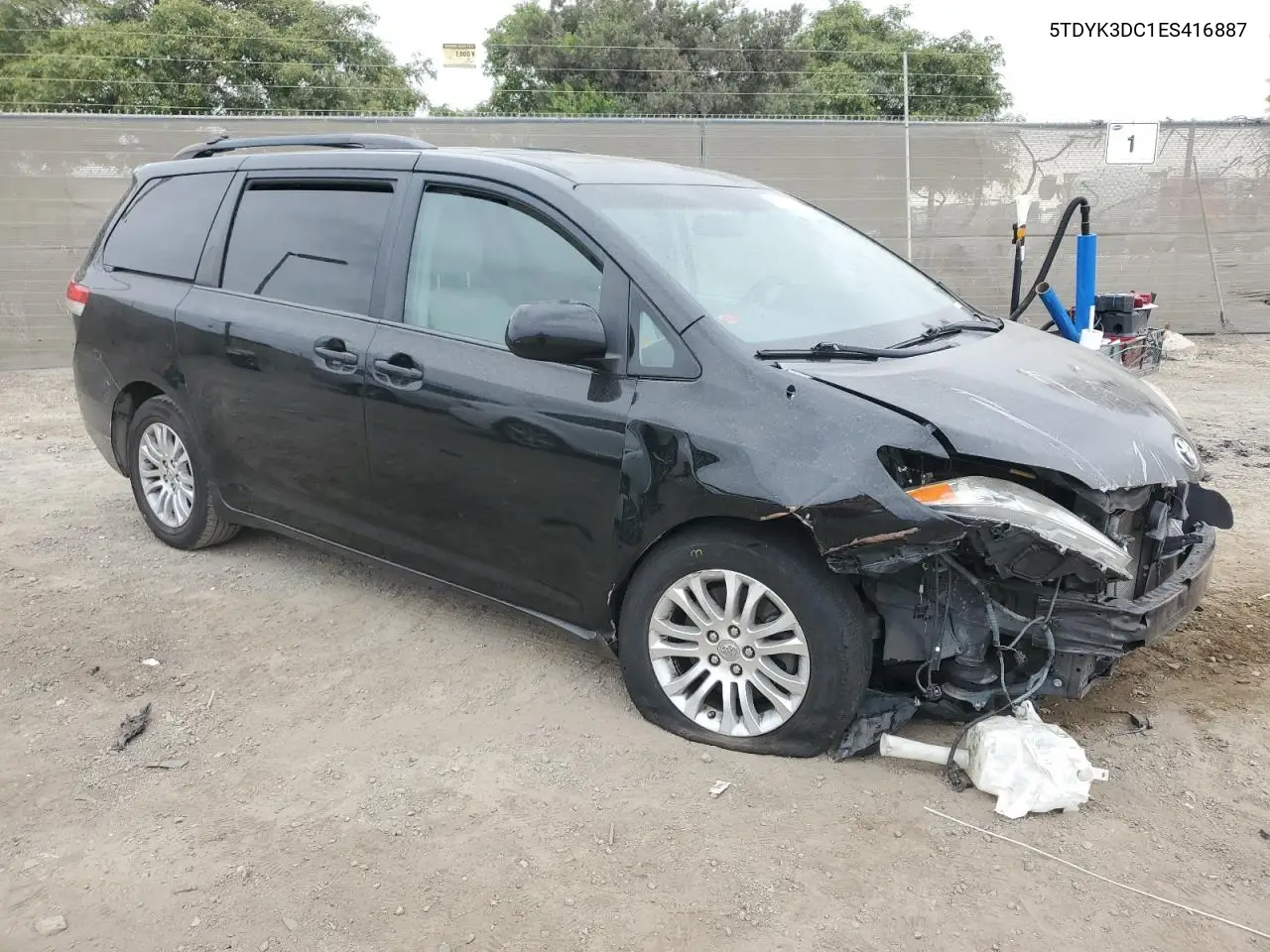 2014 Toyota Sienna Xle VIN: 5TDYK3DC1ES416887 Lot: 65646055