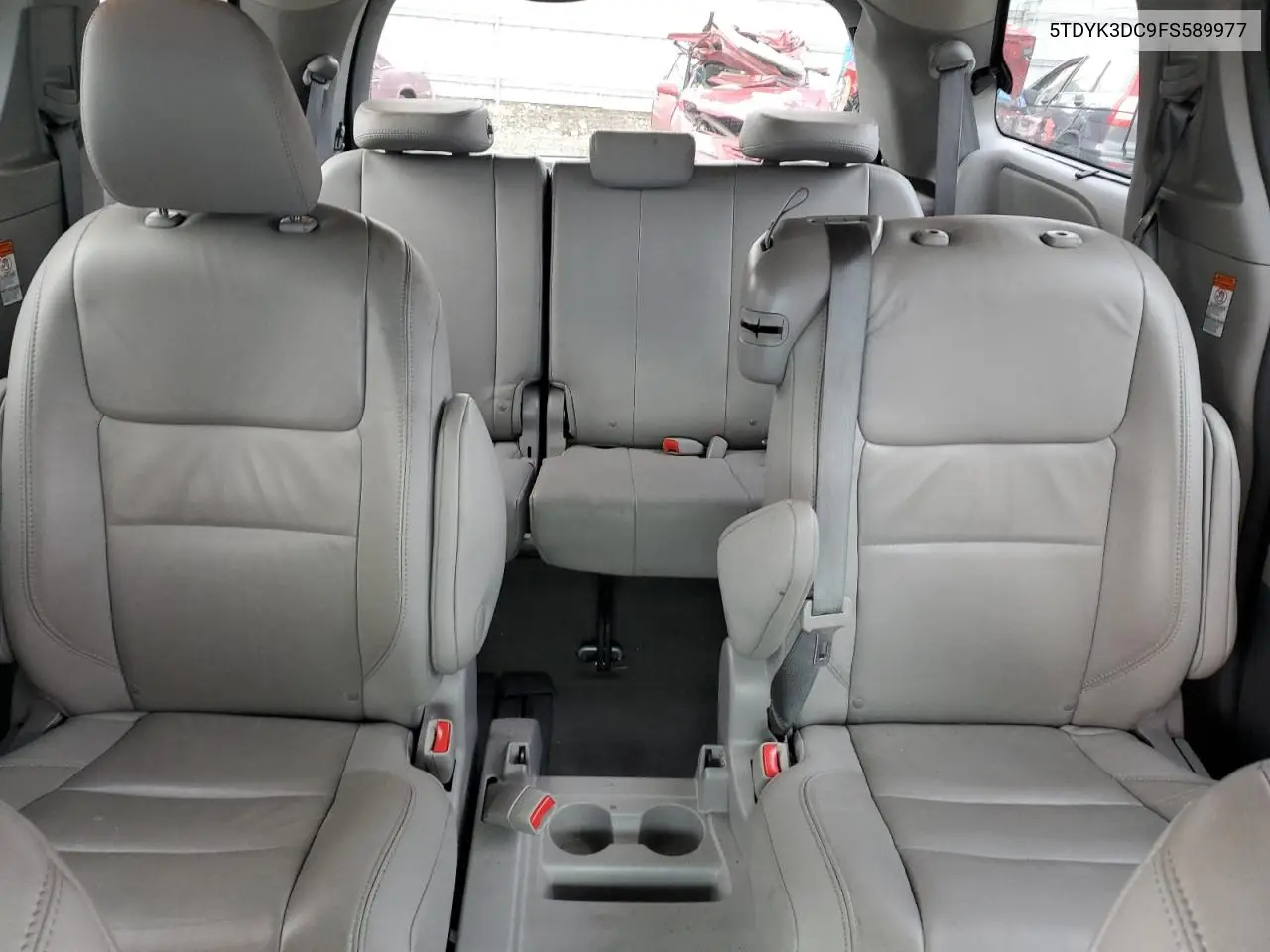 2015 Toyota Sienna Xle VIN: 5TDYK3DC9FS589977 Lot: 56705975