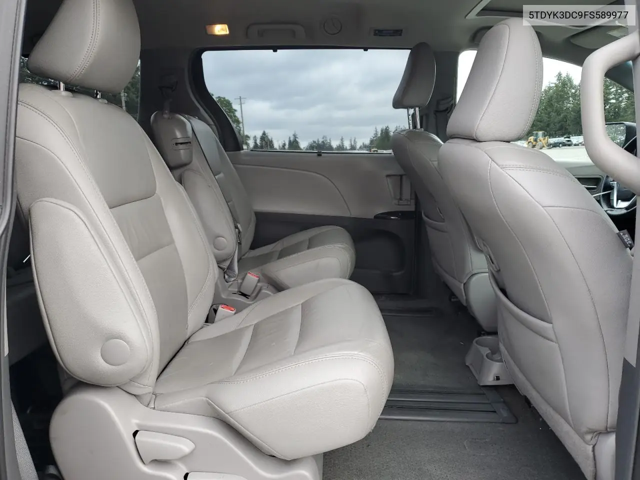 2015 Toyota Sienna Xle VIN: 5TDYK3DC9FS589977 Lot: 56705975