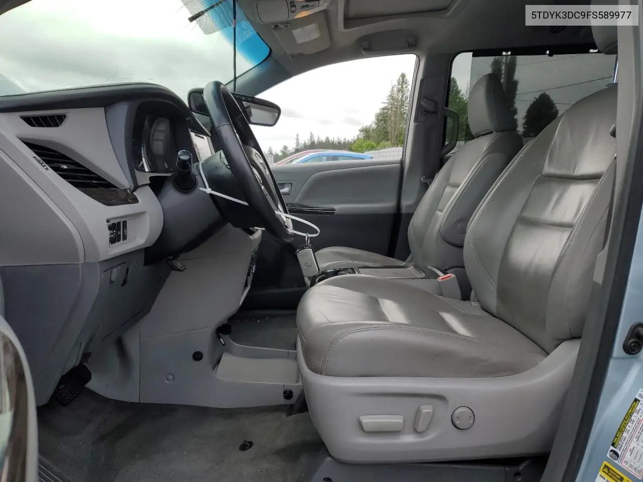 2015 Toyota Sienna Xle VIN: 5TDYK3DC9FS589977 Lot: 56705975