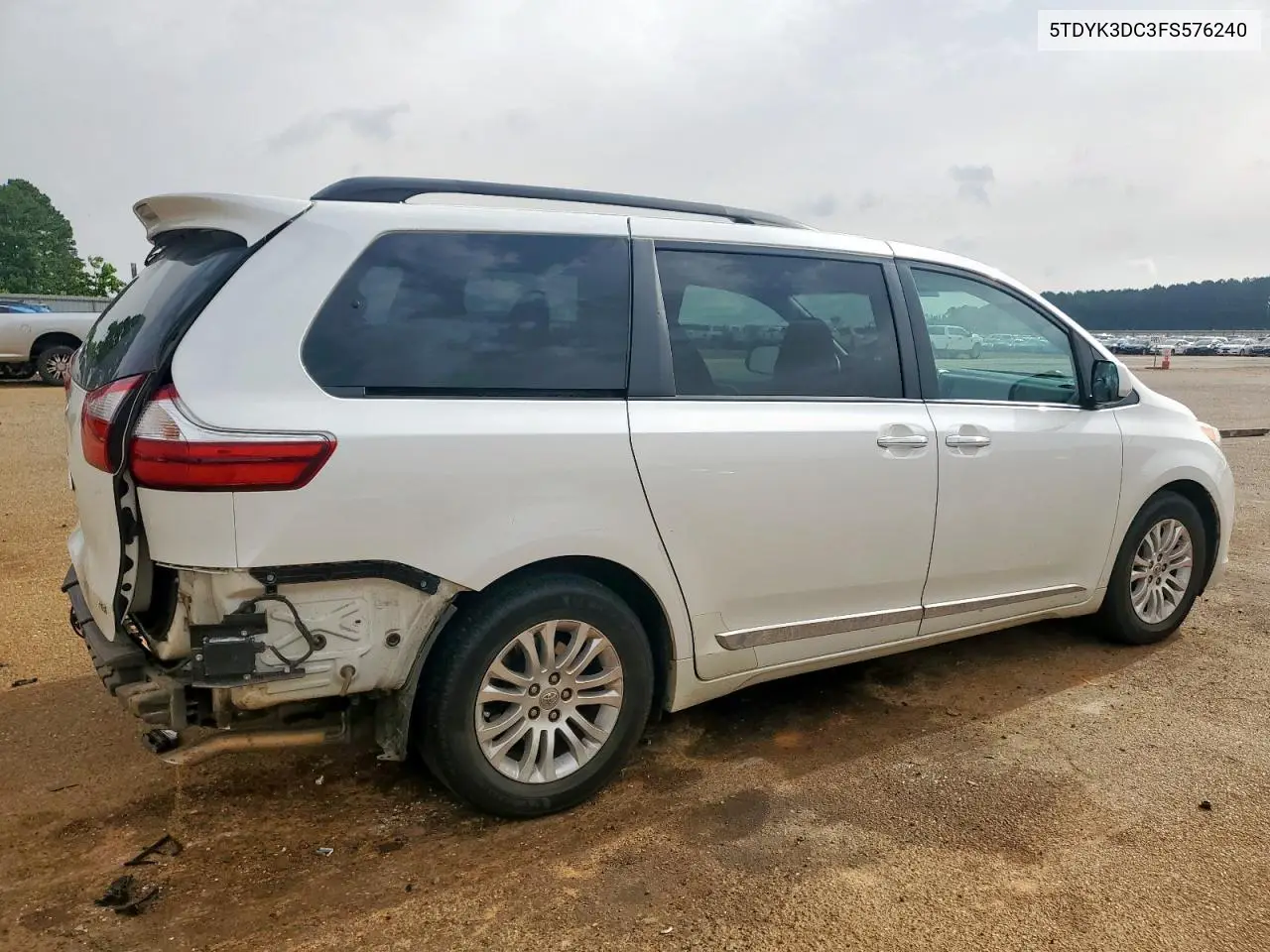 2015 Toyota Sienna Xle VIN: 5TDYK3DC3FS576240 Lot: 56745965