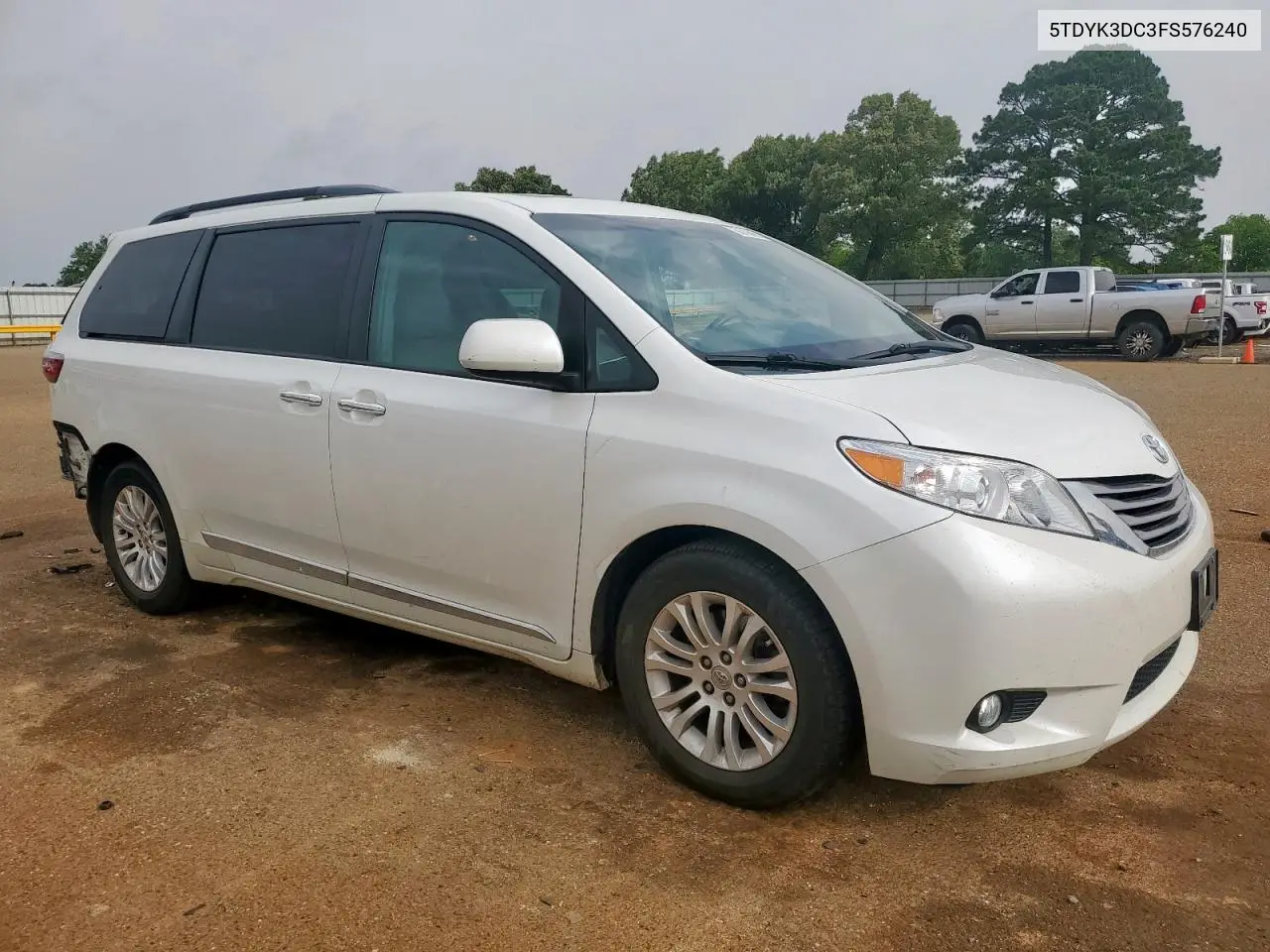 2015 Toyota Sienna Xle VIN: 5TDYK3DC3FS576240 Lot: 56745965