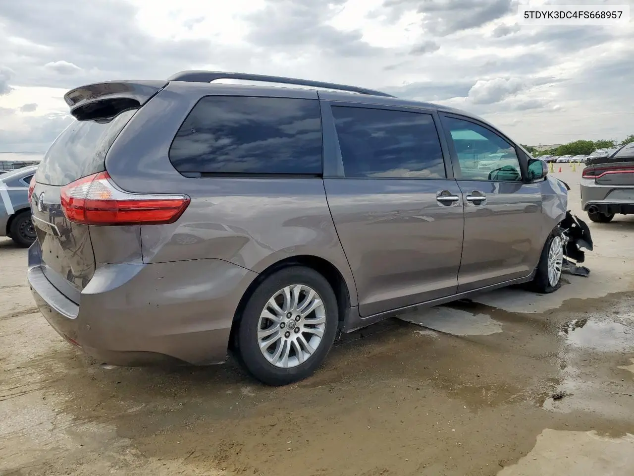 2015 Toyota Sienna Xle VIN: 5TDYK3DC4FS668957 Lot: 63102645