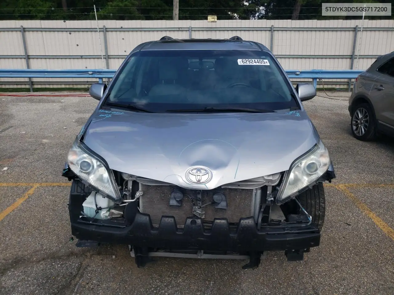 2016 Toyota Sienna Xle VIN: 5TDYK3DC5GS717200 Lot: 62924405