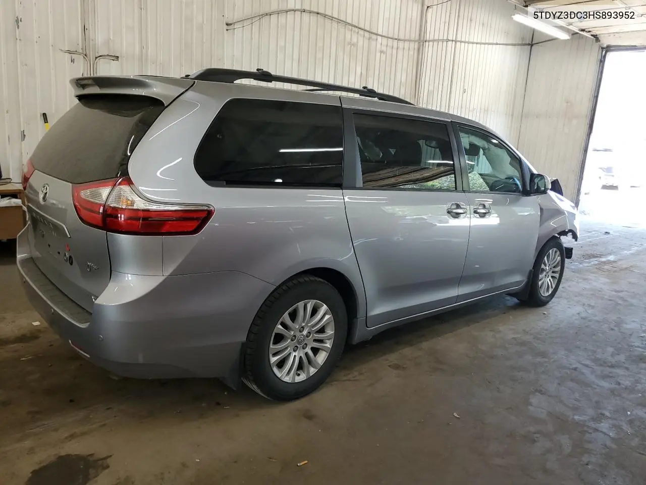 2017 Toyota Sienna Xle VIN: 5TDYZ3DC3HS893952 Lot: 56170475