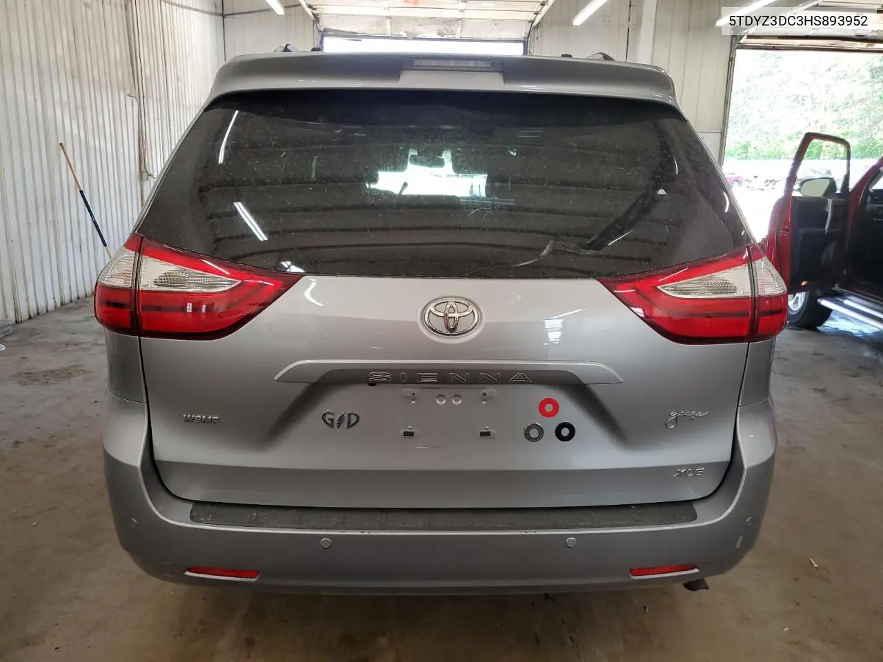 2017 Toyota Sienna Xle VIN: 5TDYZ3DC3HS893952 Lot: 56170475